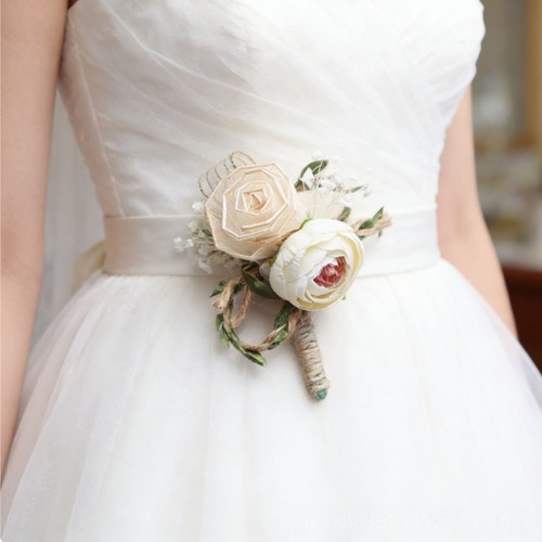 Corsage poignet fleur soie